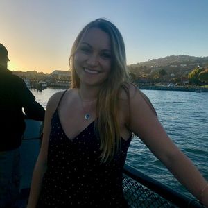 Meet your Posher, Camille